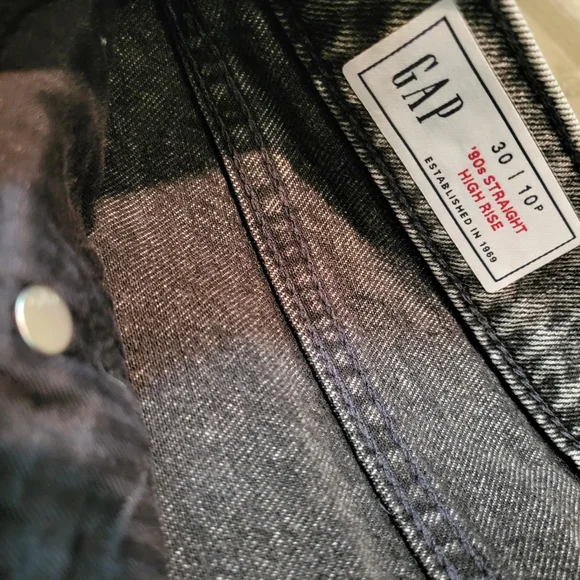 GAP Women's Black Straight Leg Jeans - Picture 2 of 6
